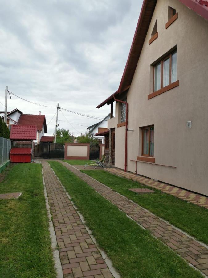 Vila De Vacanta Curtea De Arges Luaran gambar