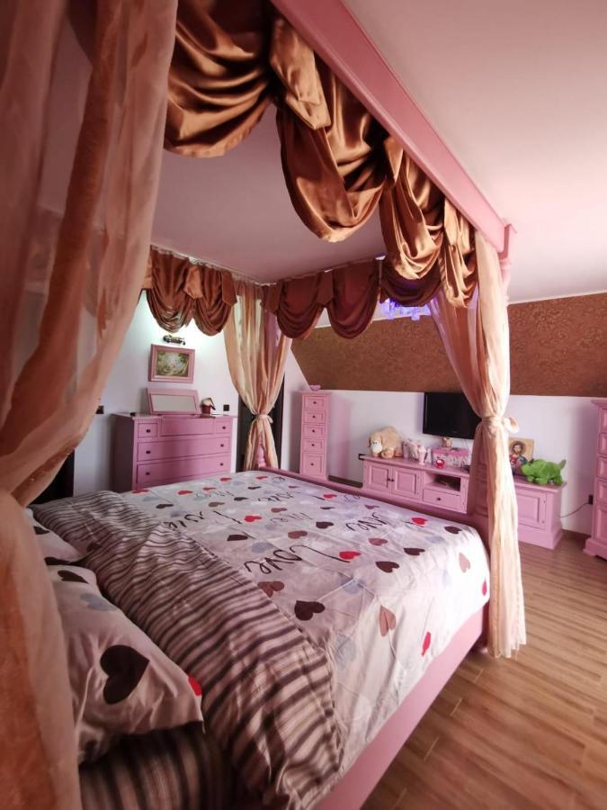 Vila De Vacanta Curtea De Arges Luaran gambar