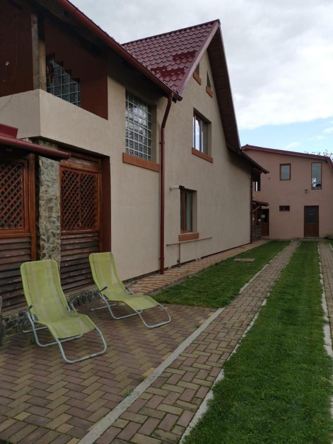 Vila De Vacanta Curtea De Arges Luaran gambar