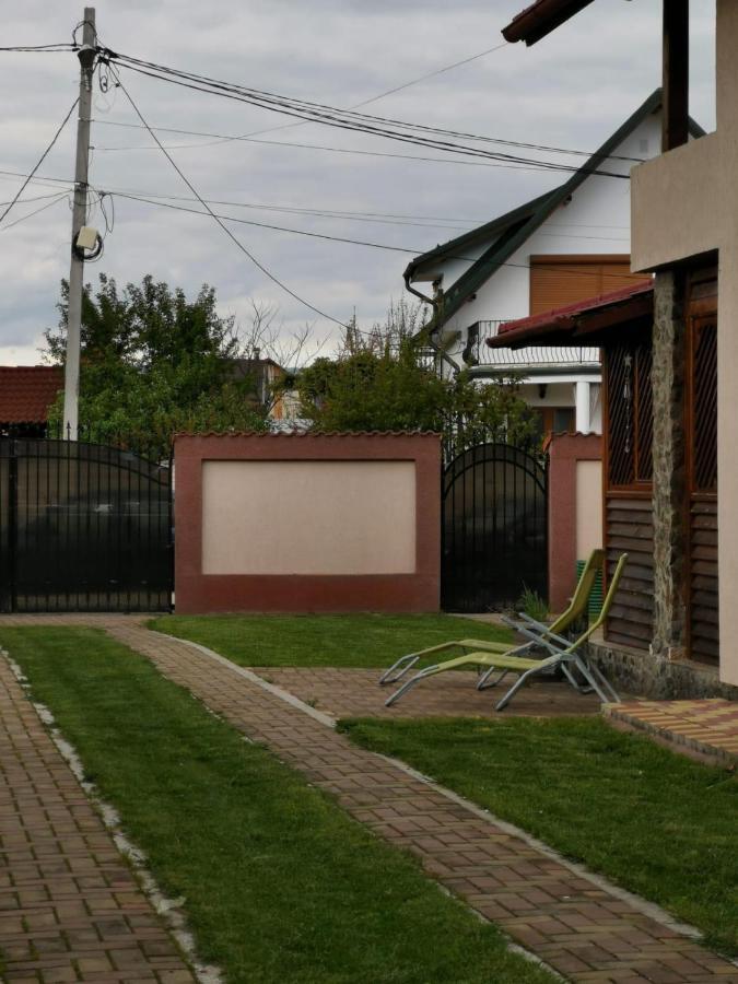 Vila De Vacanta Curtea De Arges Luaran gambar