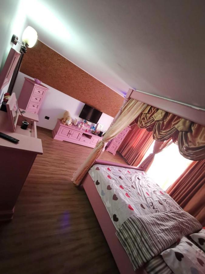 Vila De Vacanta Curtea De Arges Luaran gambar