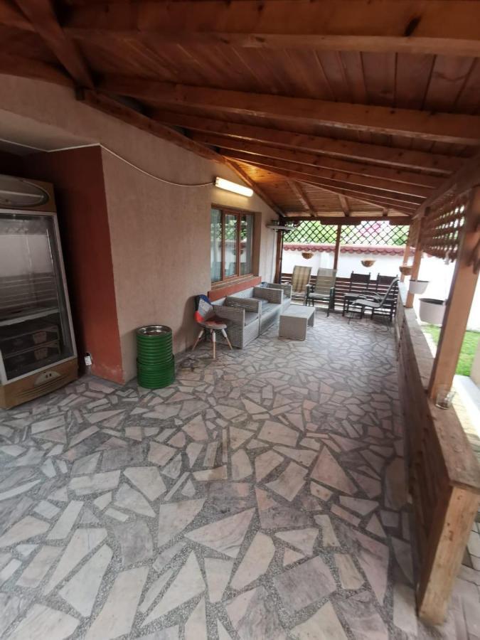 Vila De Vacanta Curtea De Arges Luaran gambar