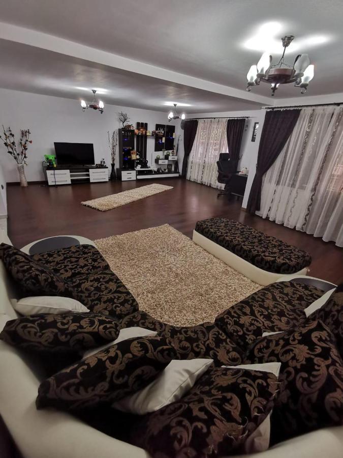 Vila De Vacanta Curtea De Arges Luaran gambar
